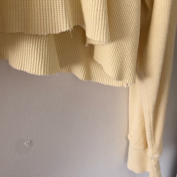 Brandy Melville Cropped Long Sleeve - Picture 5 of 5